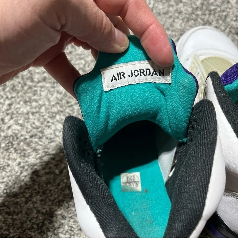 Nike Air Jordan 5 Retro Size 4.5Y Unisex Kids Grape White Purple Teal Sneakers